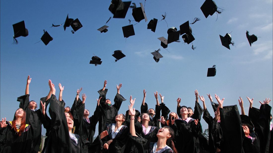 THE MANY GOOD REASONS TO SAVE IN A 529 PLAN - Graduation Caps